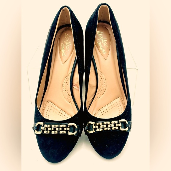 DEXFLEX wedge pump 3” heels black “suede” gold chain - Picture 4 of 10